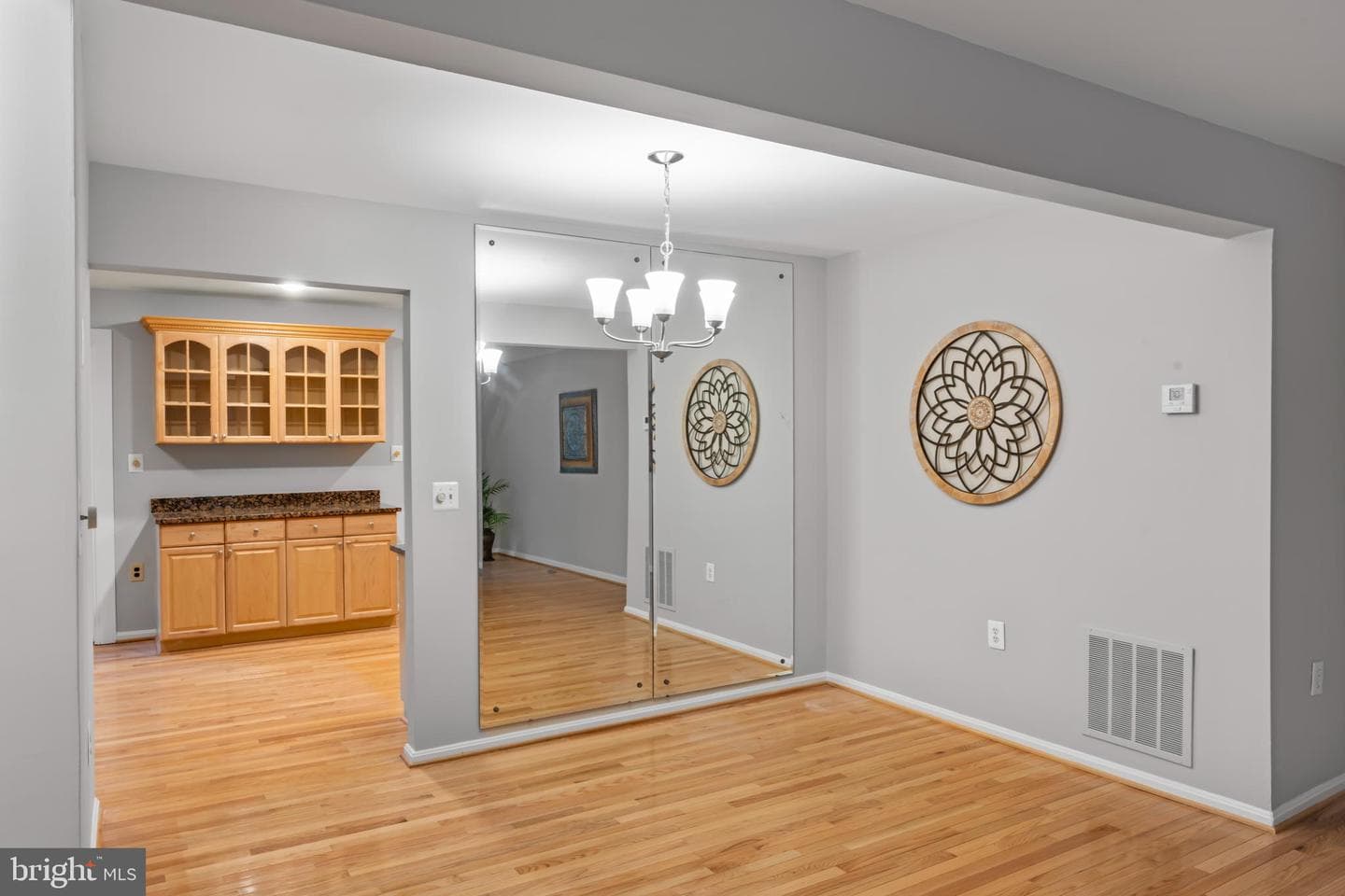 5661 Chelmsford Court photo 14