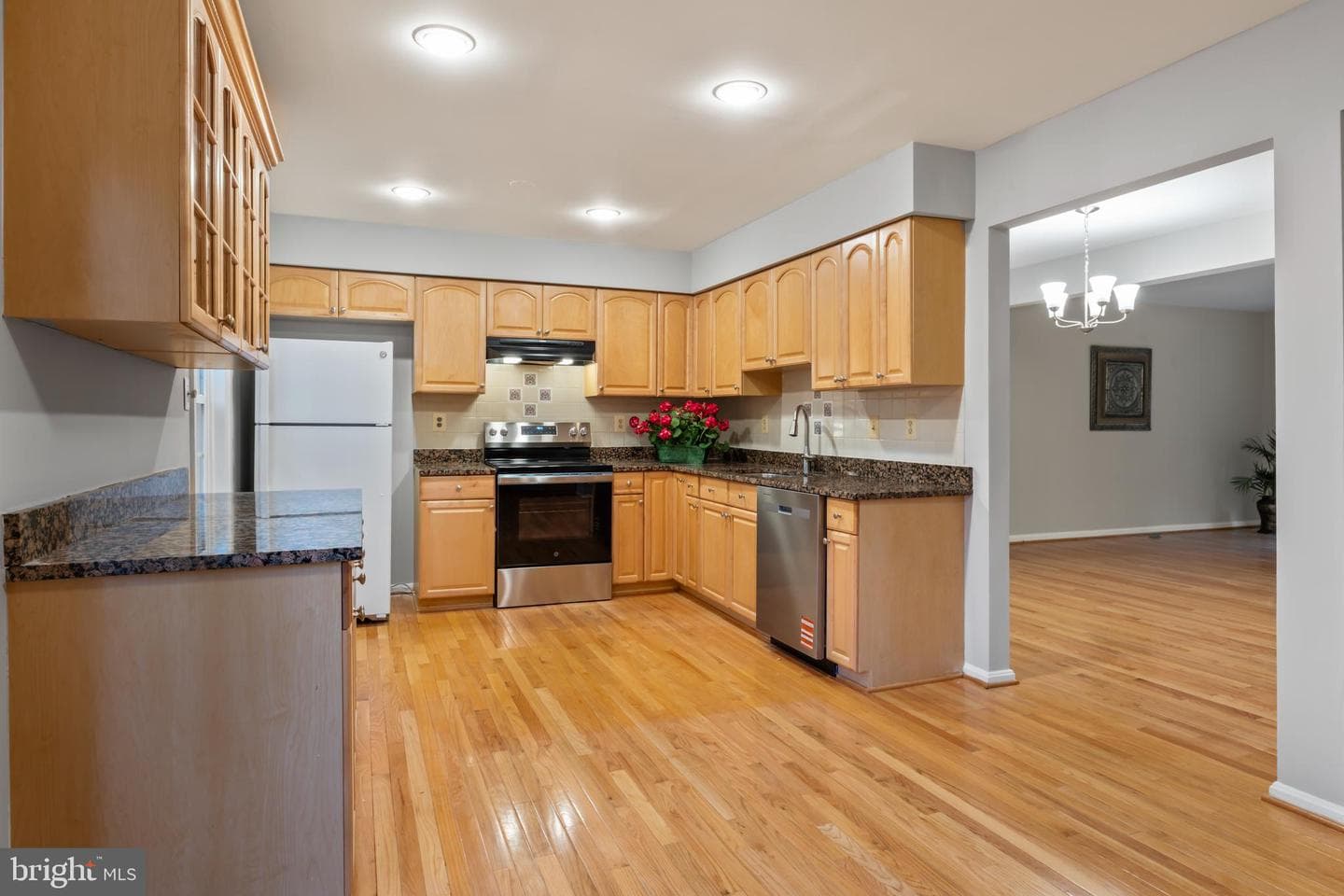 5661 Chelmsford Court photo 20