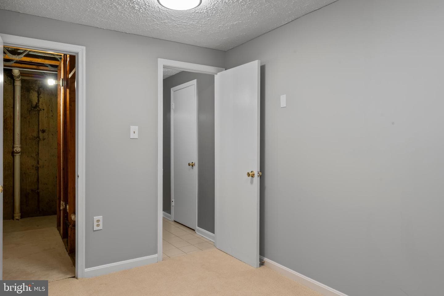 5661 Chelmsford Court photo 51