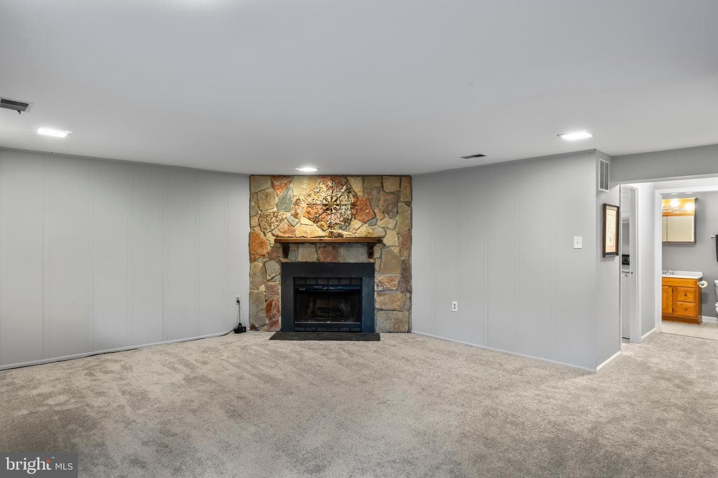 5661 Chelmsford Court photo 55