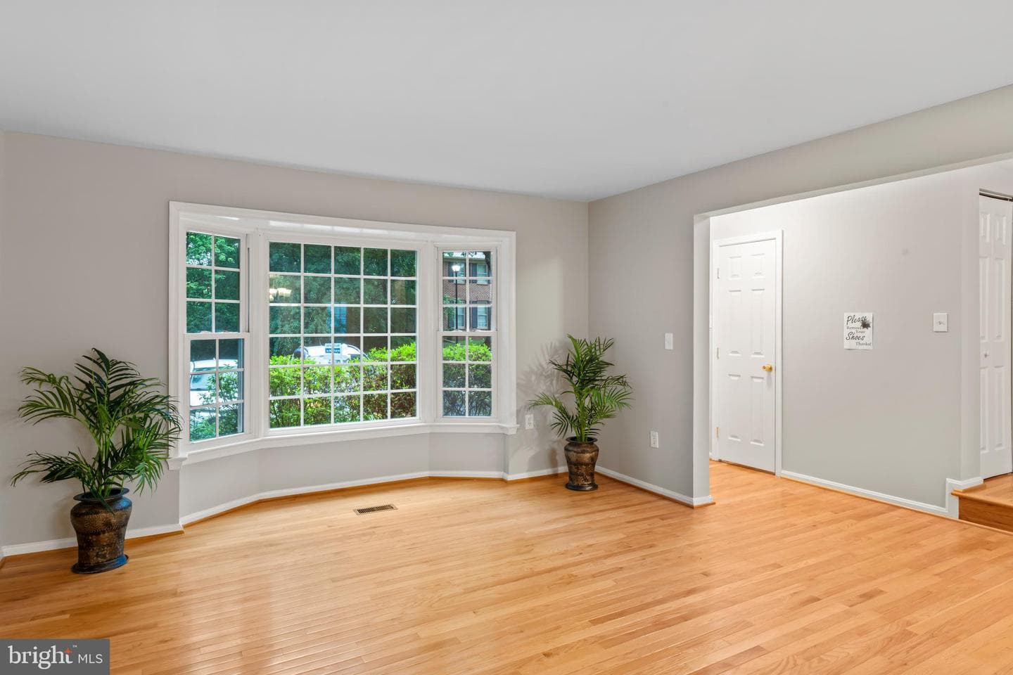 5661 Chelmsford Court photo 9
