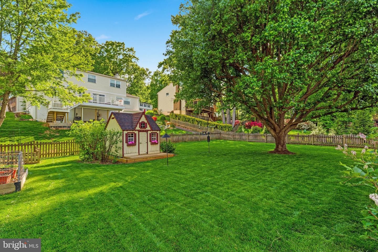 6016 Burnside Landing Drive photo 4