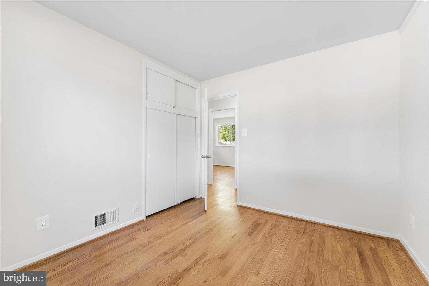 14707 Braddock Road photo 25