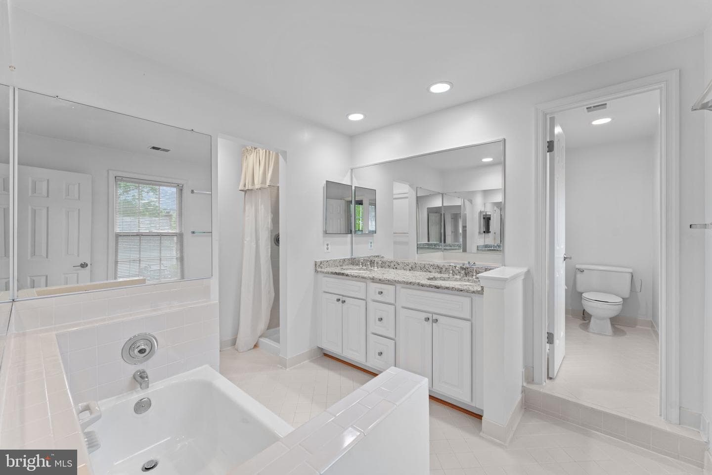 8952 Kenilworth Drive photo 31