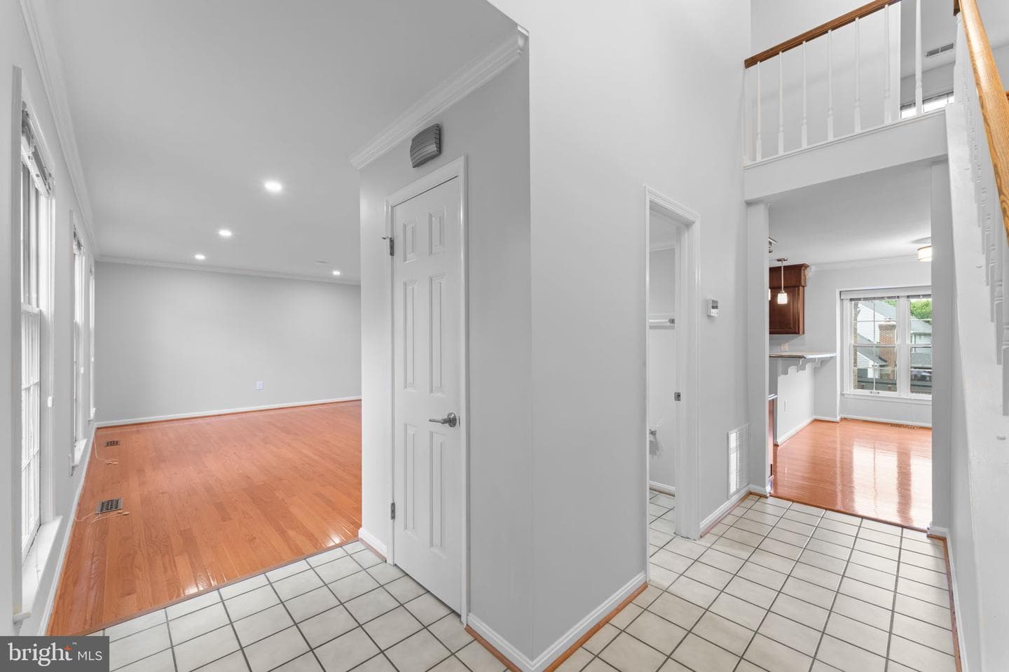 8952 Kenilworth Drive photo 6