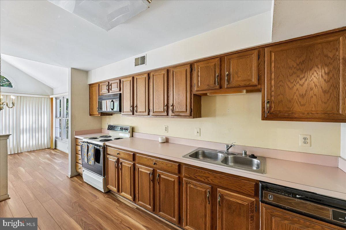 1569 Church Hill Place photo 11