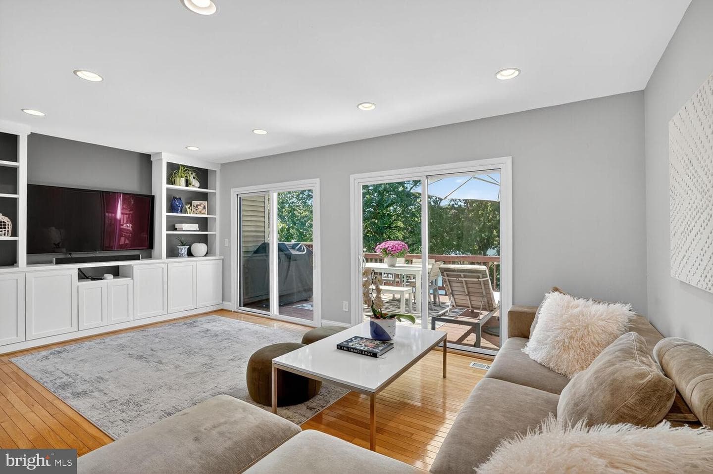 2922 Bridgehampton Court photo 9