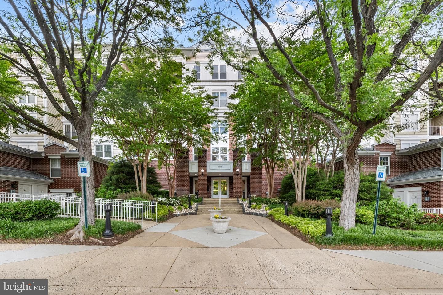 1641 International Drive #412, Mclean