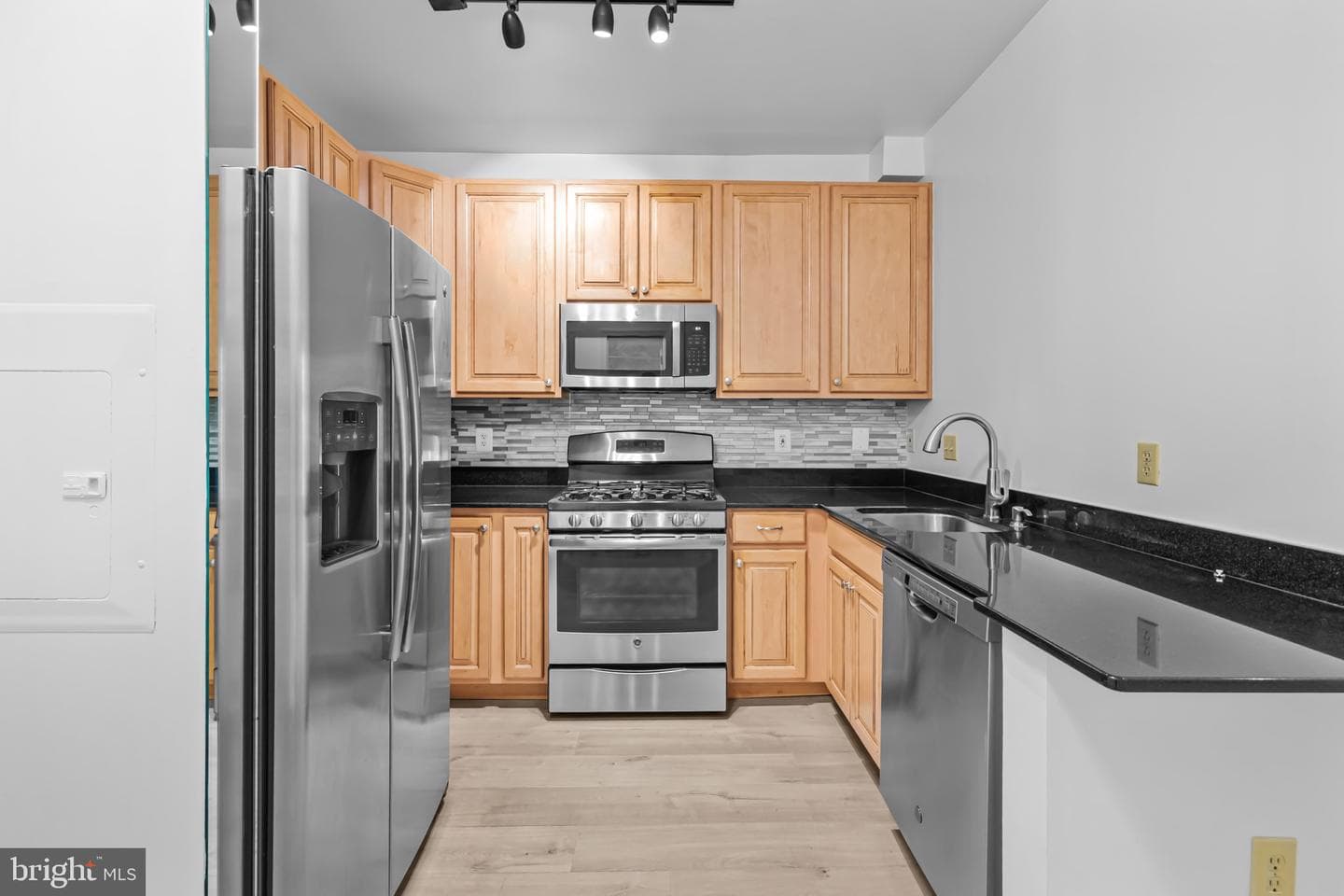 1641 International Drive #412 photo 3