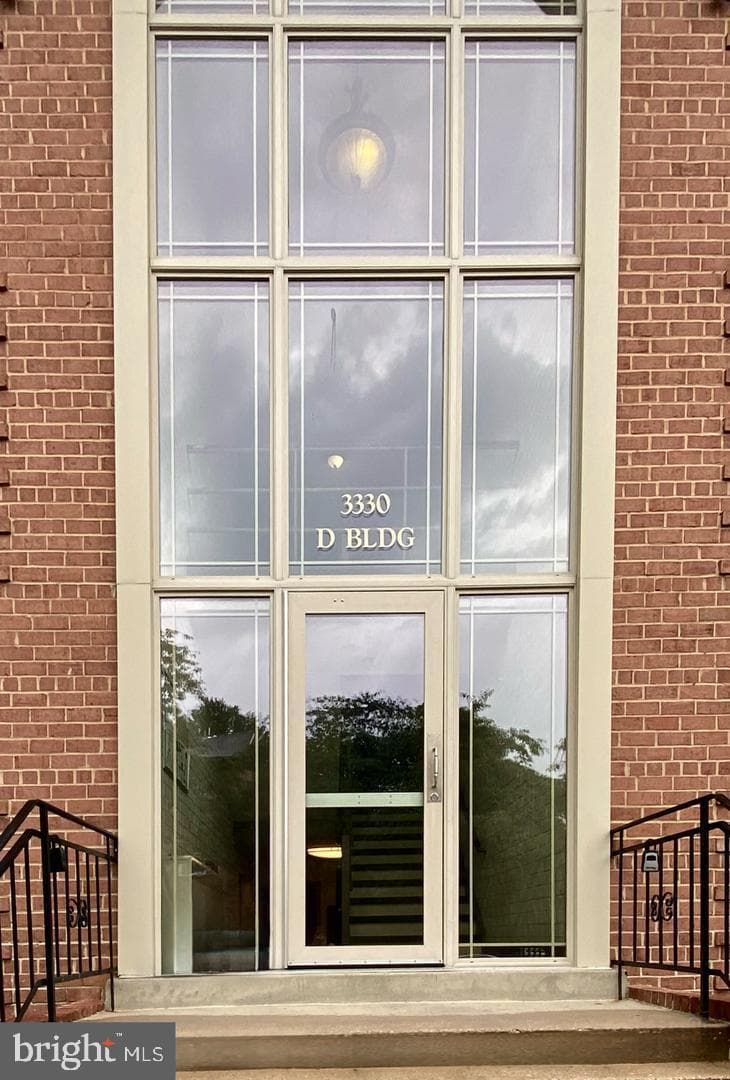 3330 Spring Lane #d-10, Falls Church