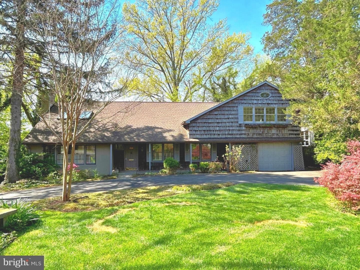 6515 Old Chesterbrook Road photo 2