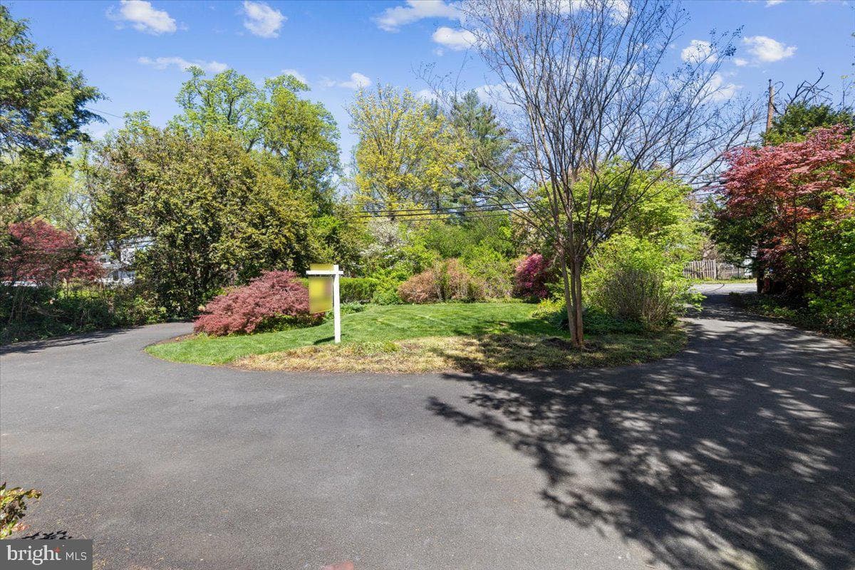 6515 Old Chesterbrook Road photo 48