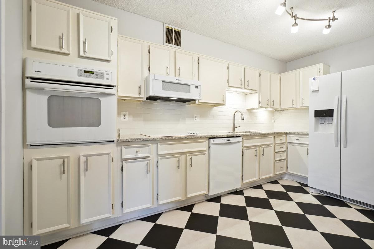 5902 Mount Eagle Drive #1402 photo 18