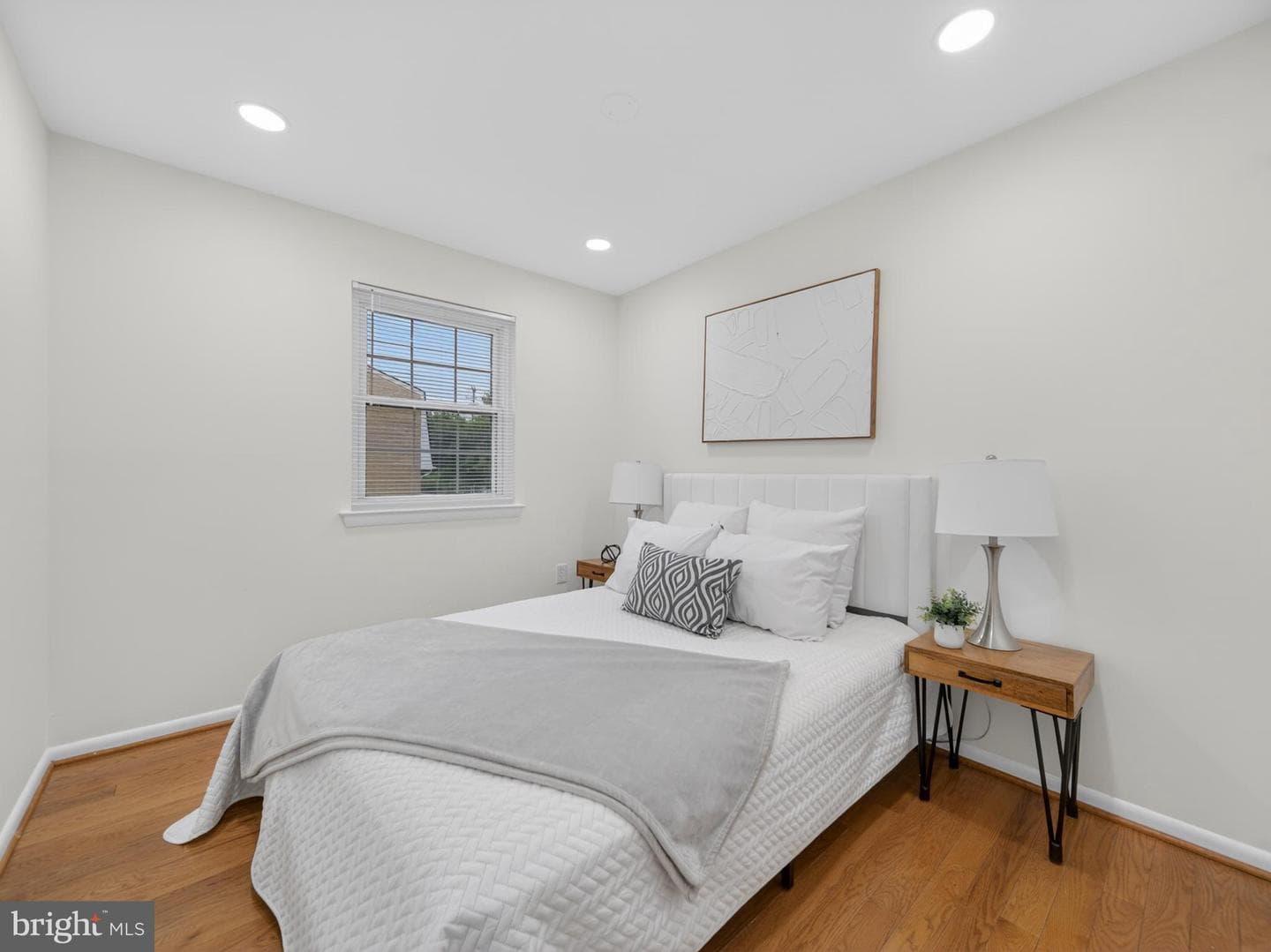 7417 Whernside Street photo 30