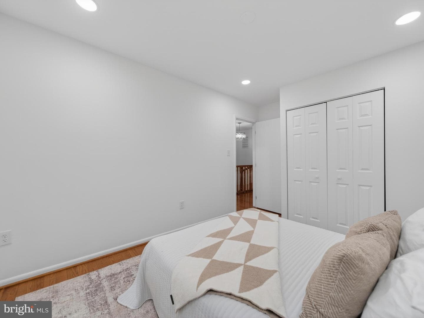 7417 Whernside Street photo 31
