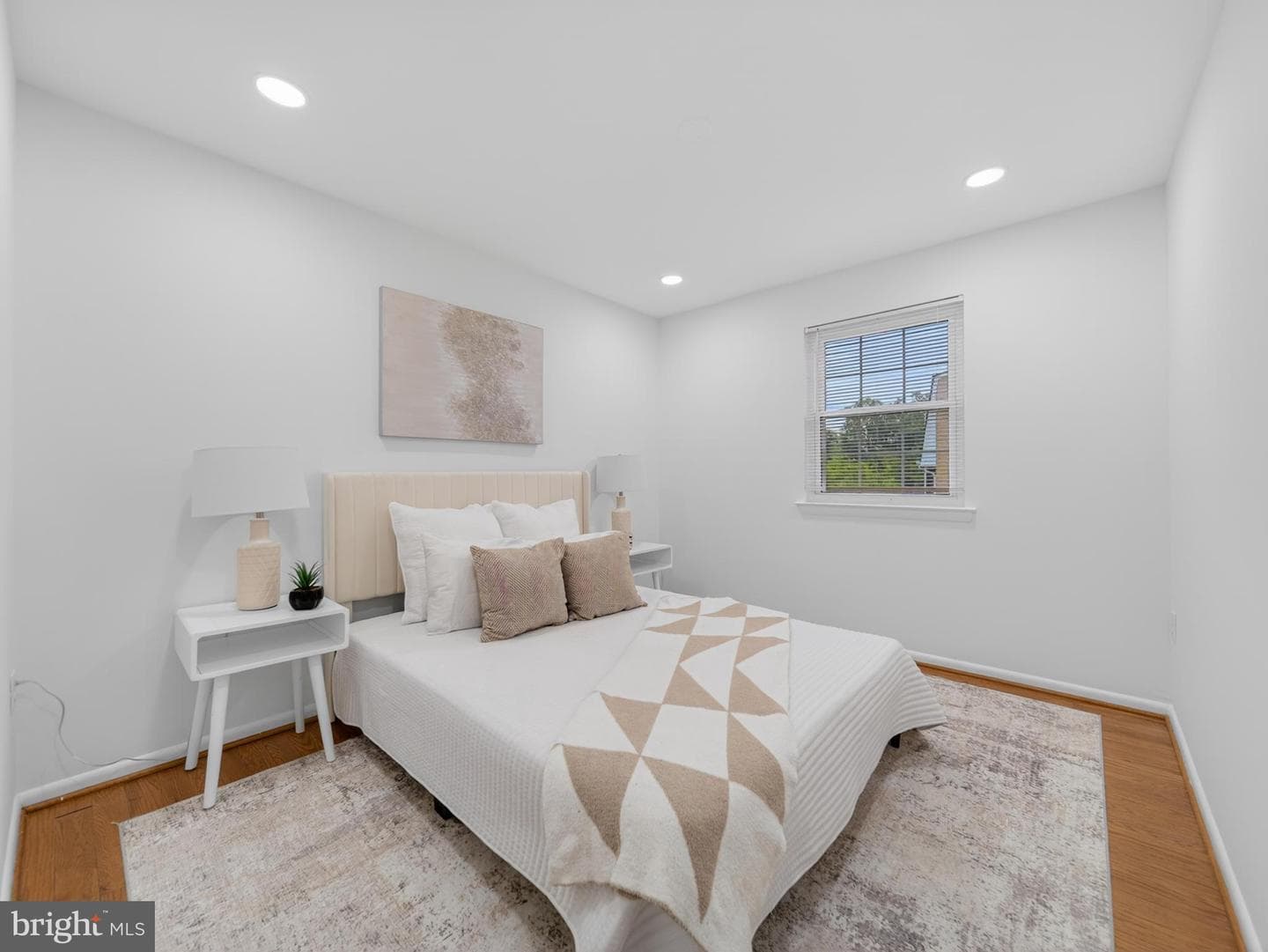 7417 Whernside Street photo 33