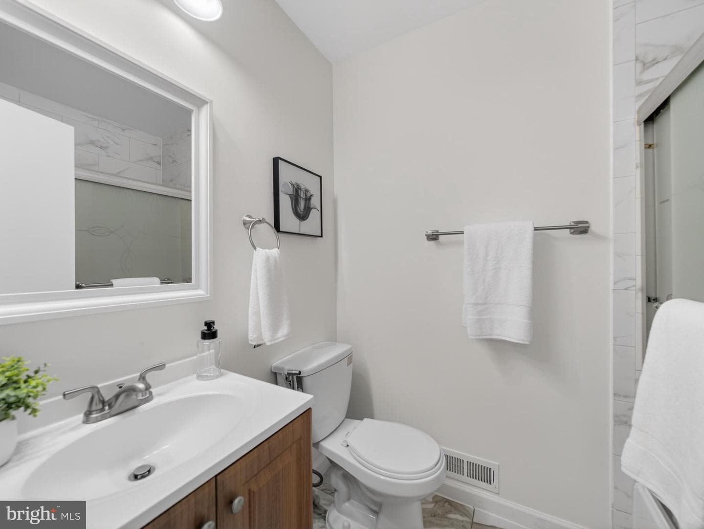 7417 Whernside Street photo 34