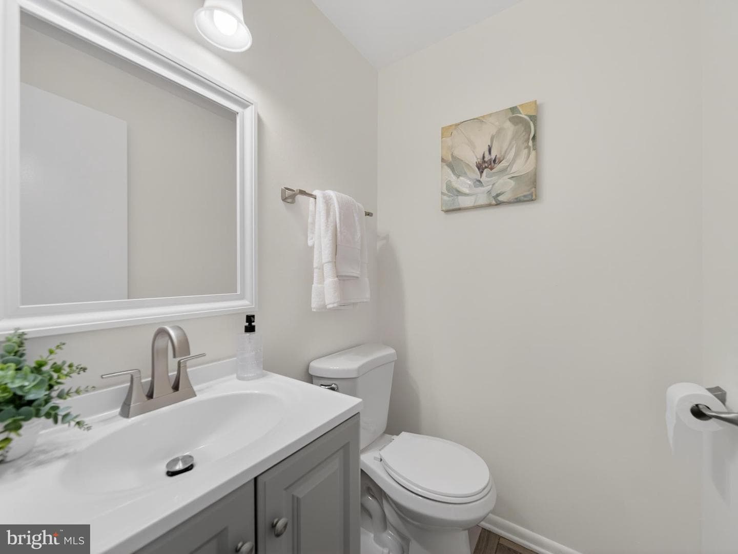 7417 Whernside Street photo 9