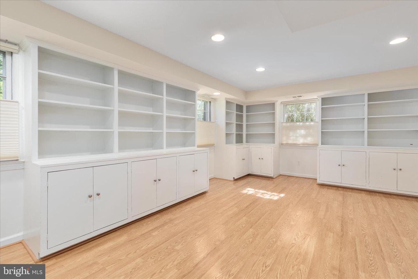 2406 Claremont Drive photo 22