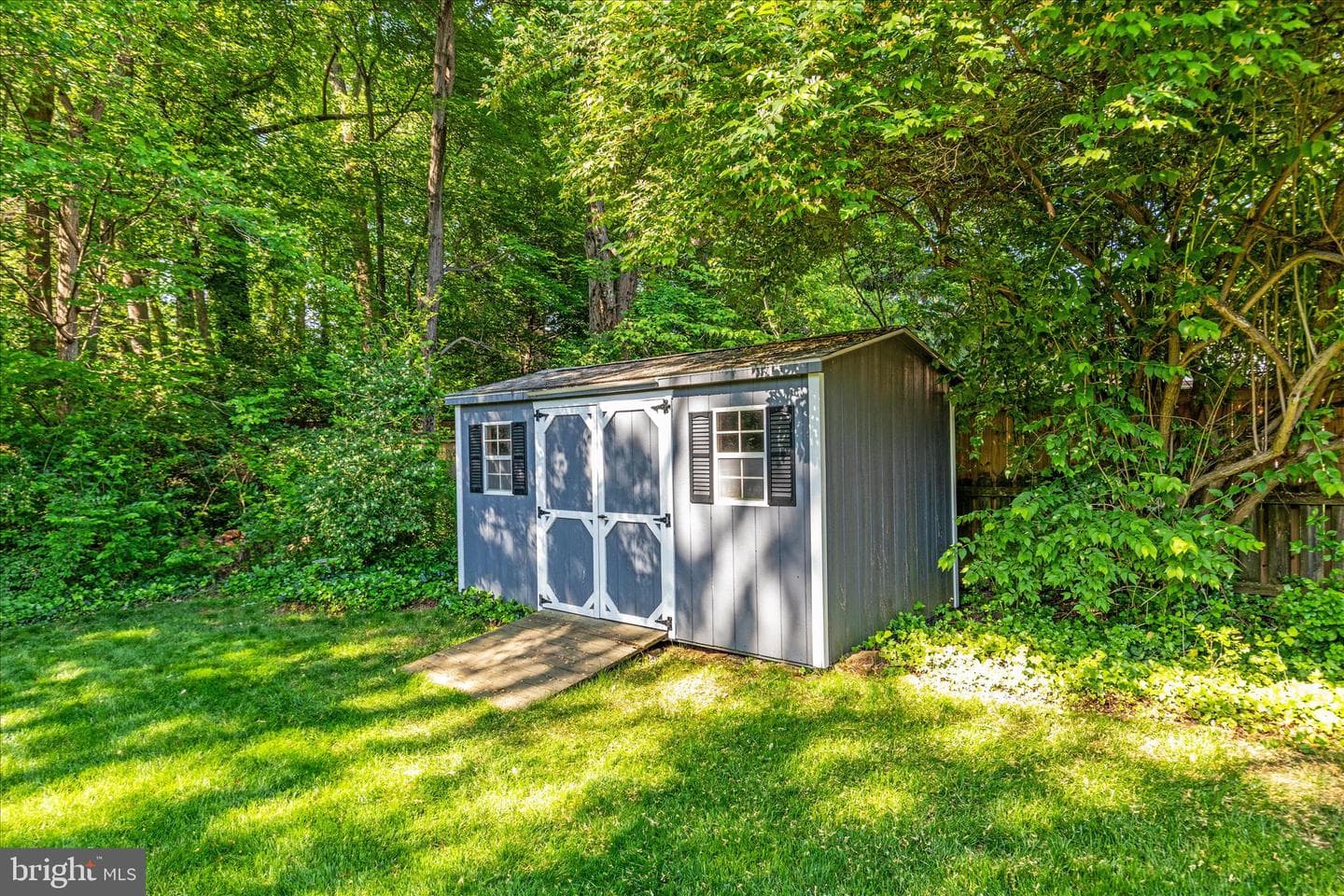 2406 Claremont Drive photo 32
