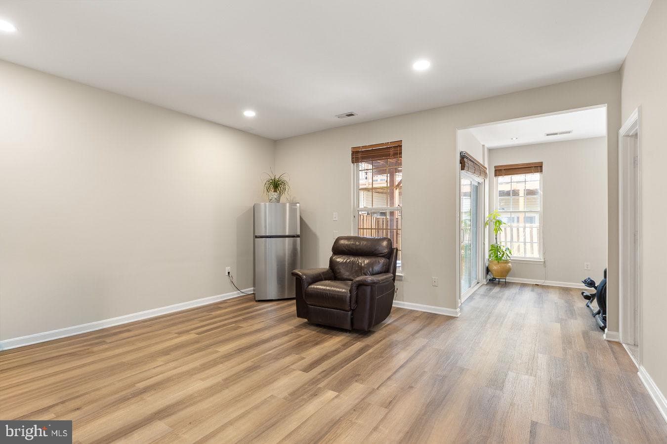 12957 Wood Crescent Circle photo 5