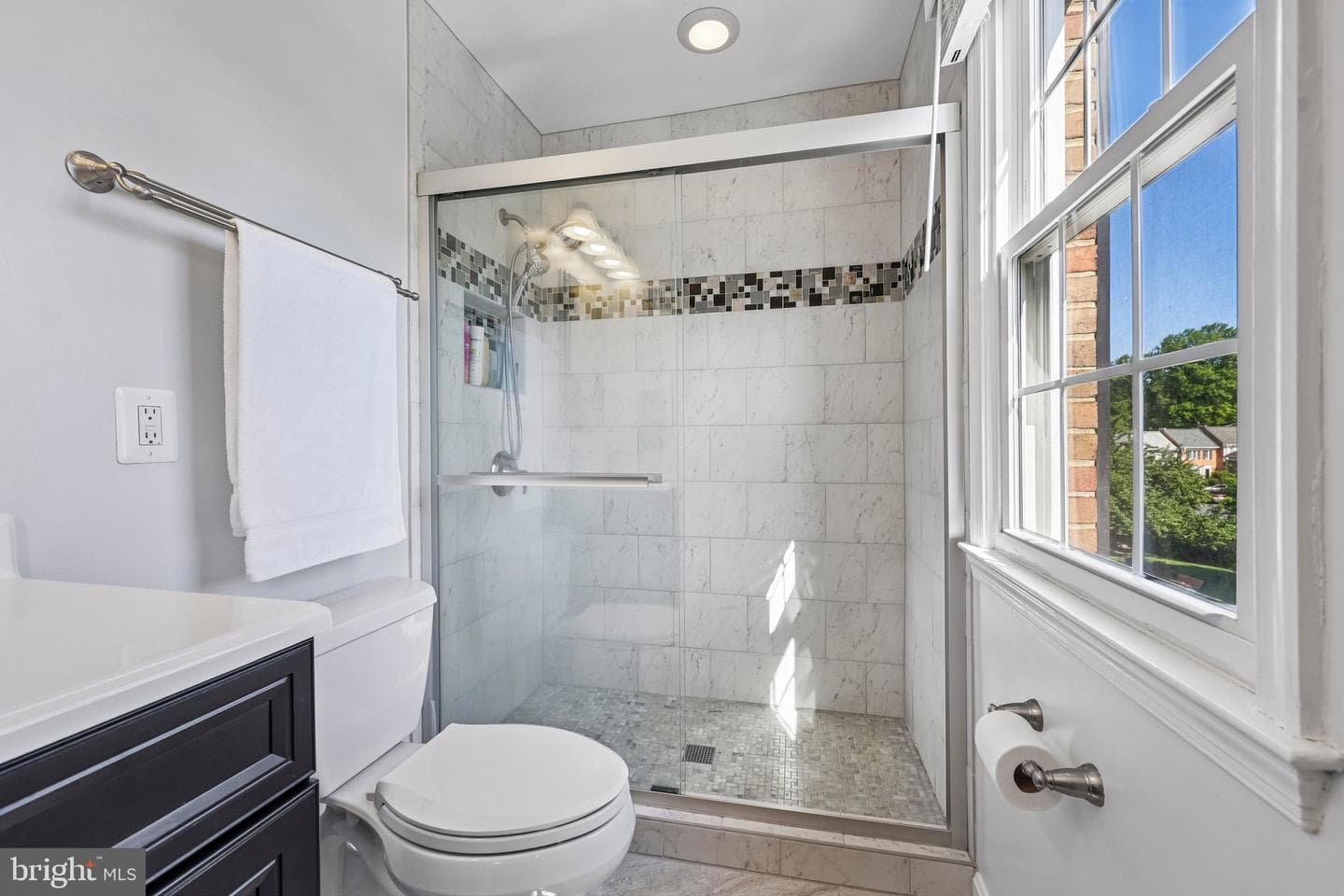 7438 Hallcrest Drive photo 22