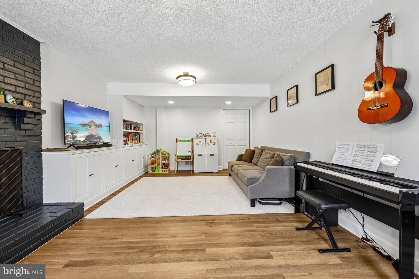 7438 Hallcrest Drive photo 32