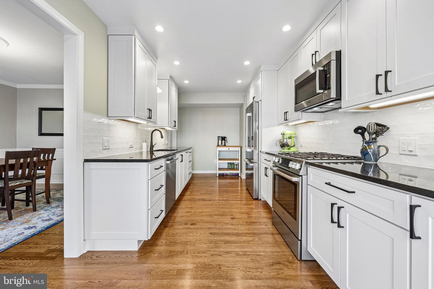 7438 Hallcrest Drive photo 4