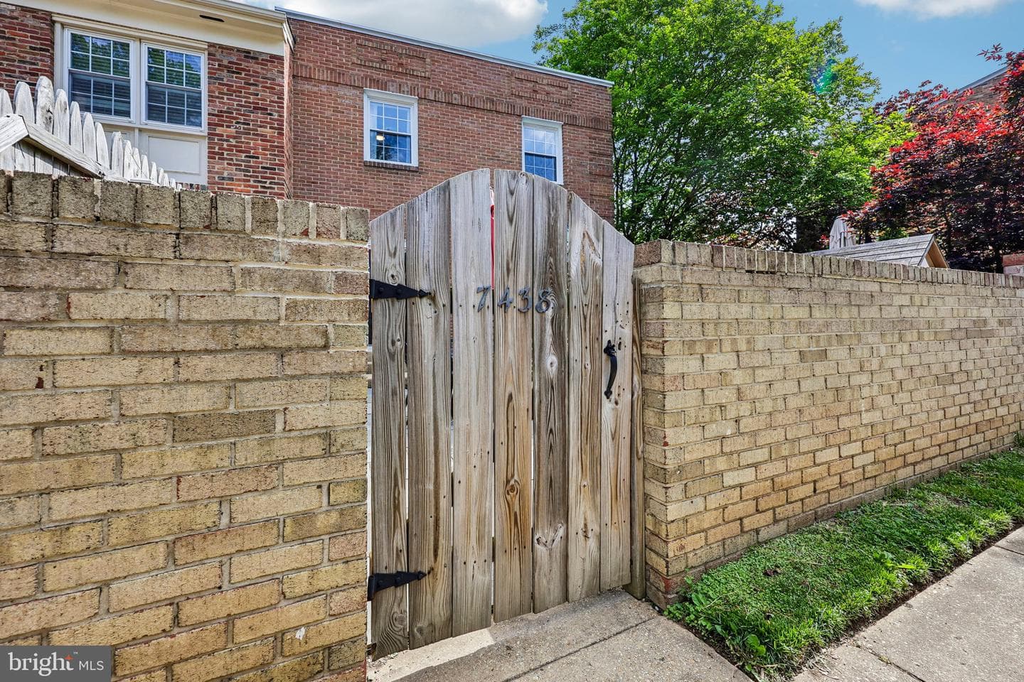 7438 Hallcrest Drive photo 46