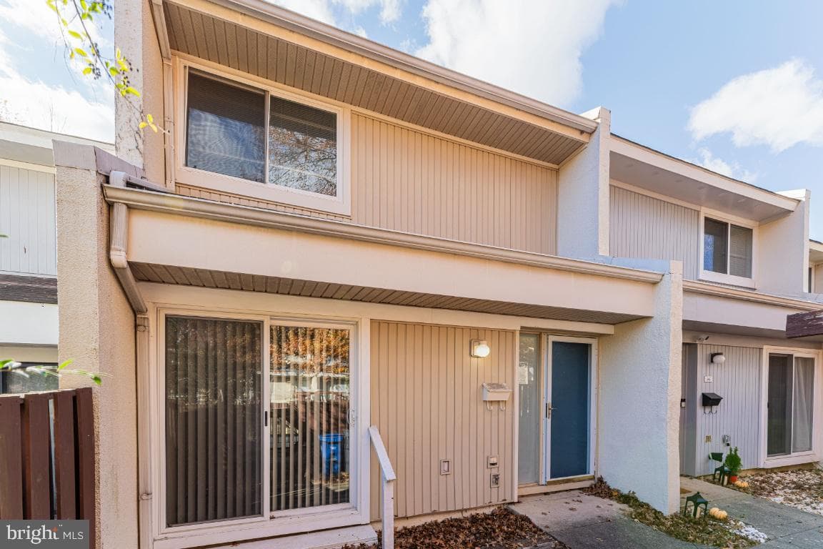 2442 Southgate Square, Reston
