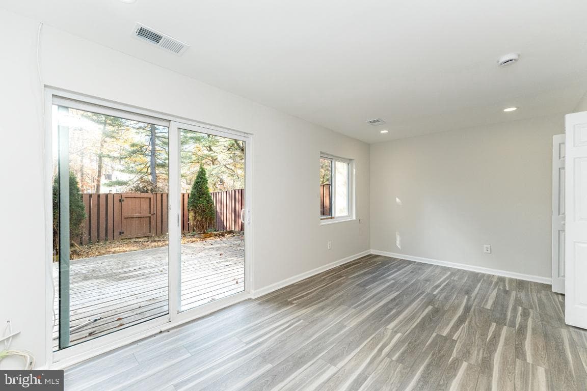 2442 Southgate Square photo 12