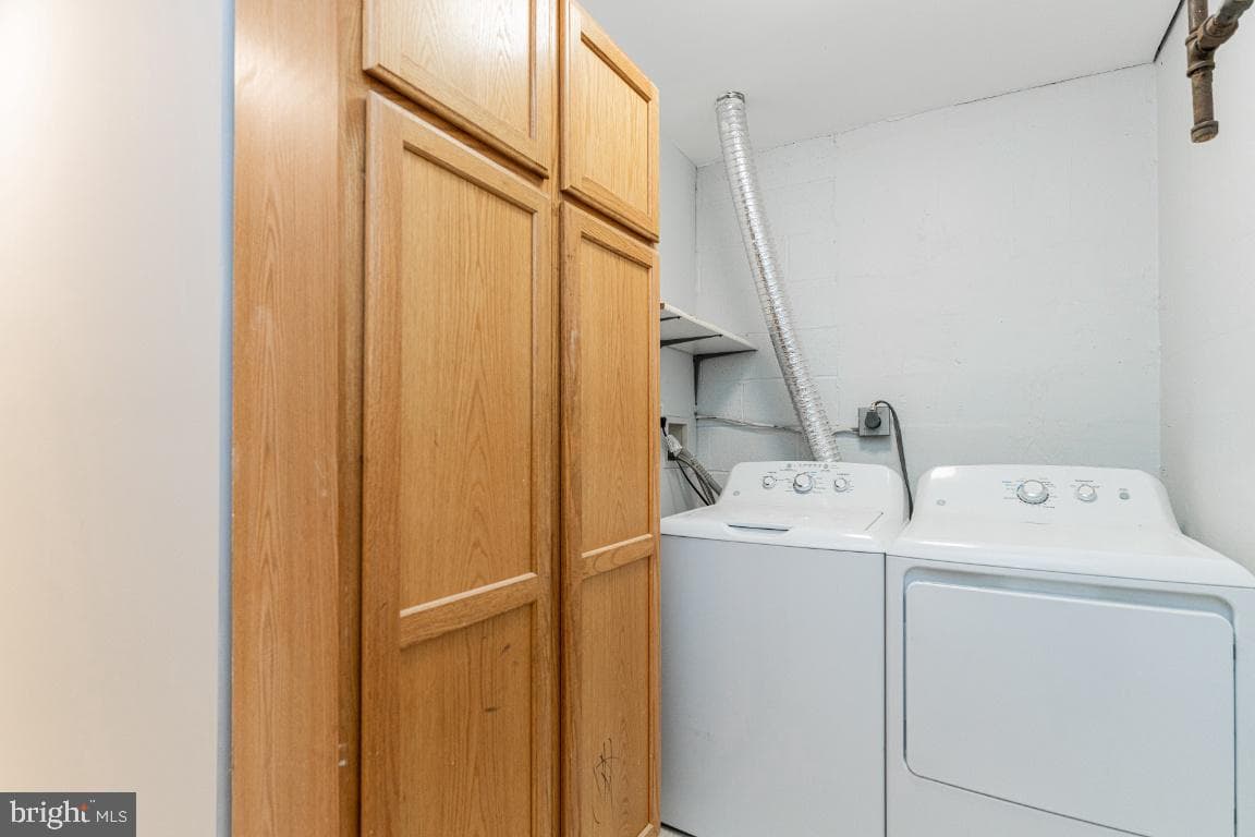 2442 Southgate Square photo 17