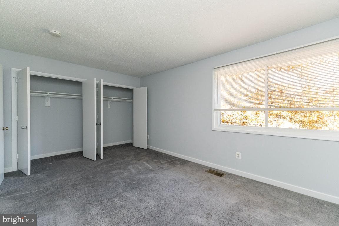 2442 Southgate Square photo 19