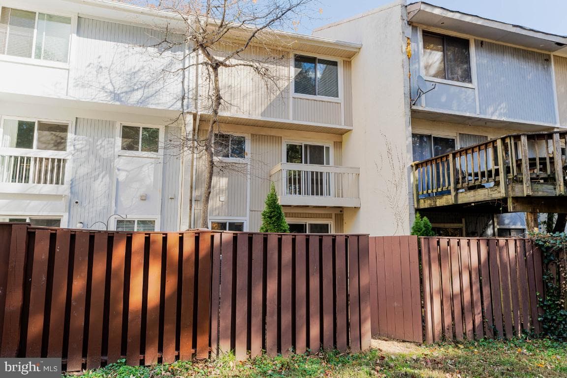 2442 Southgate Square photo 21