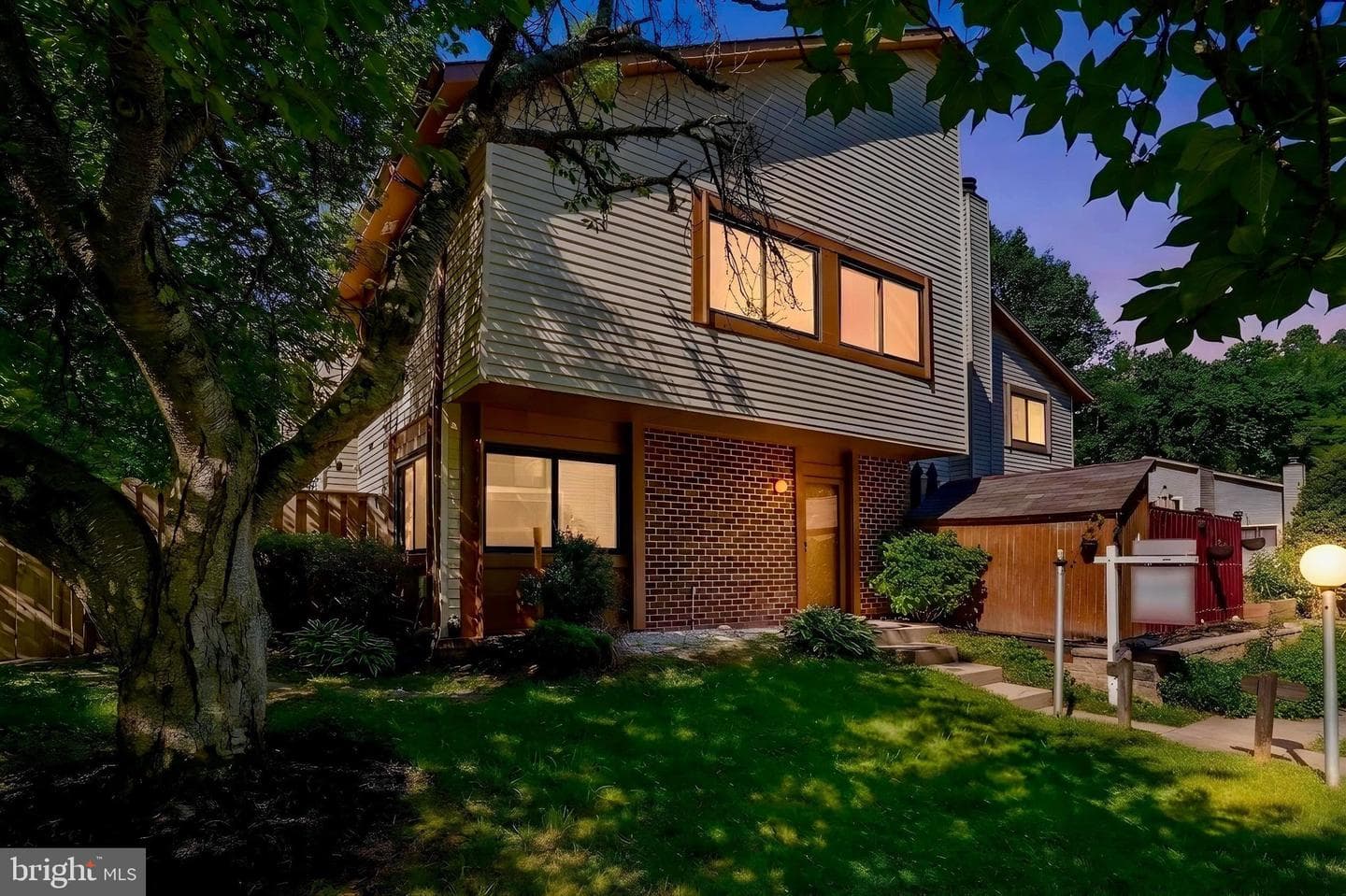 5693 Summer Oak Way