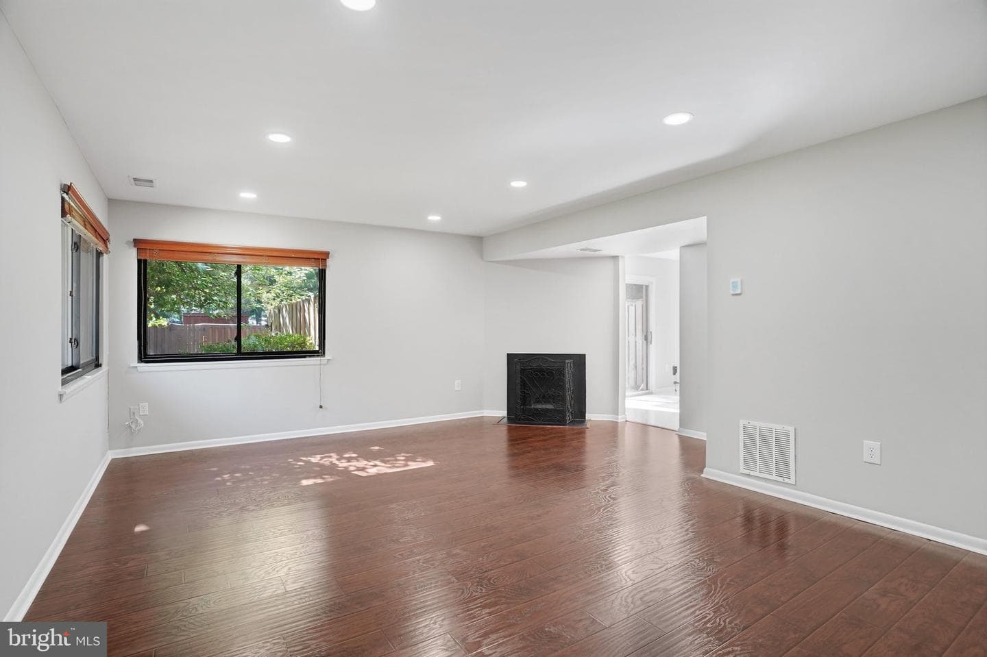5693 Summer Oak Way photo 4