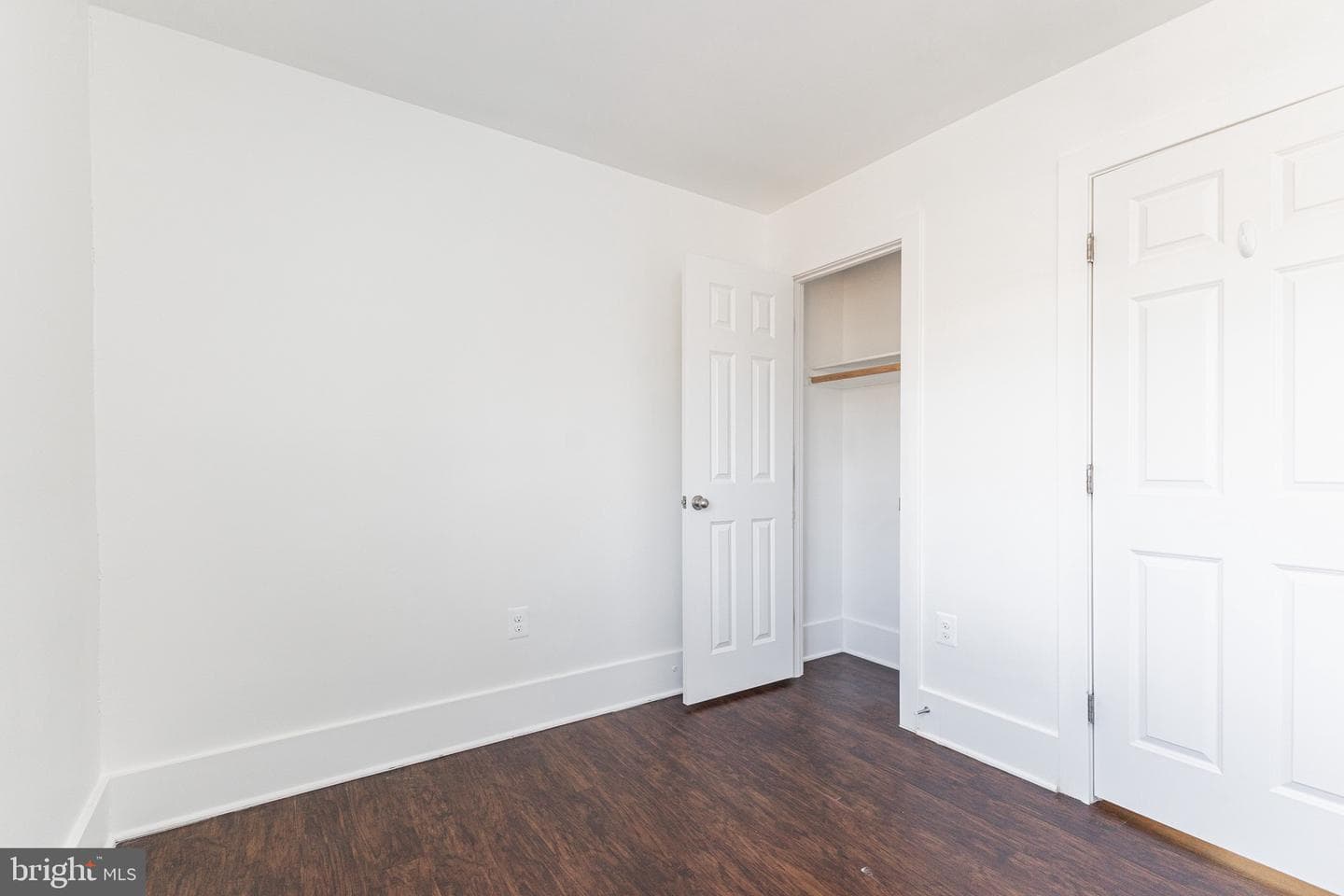 1024 Queens Court photo 14
