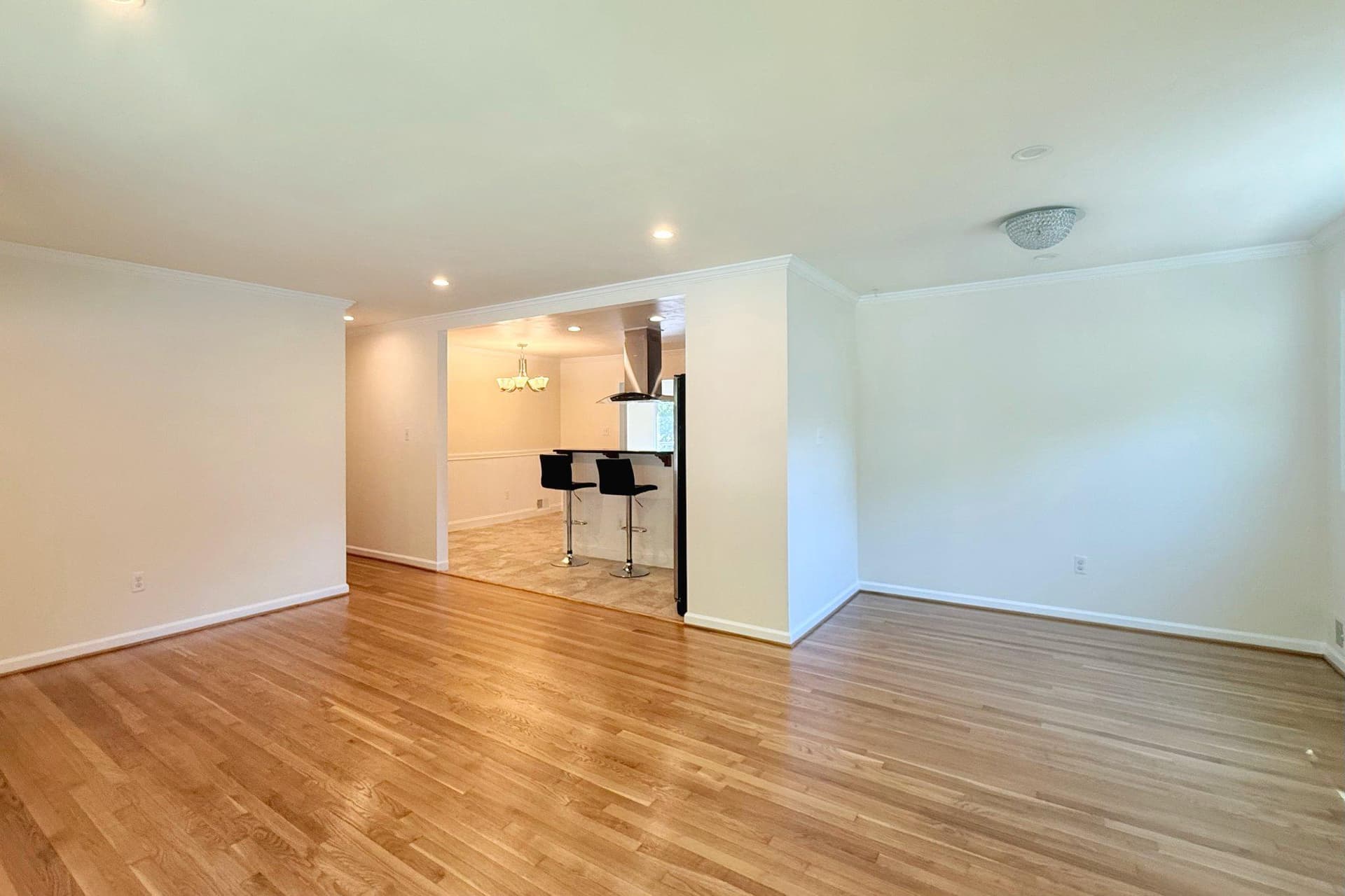 100 James Drive SW photo 4