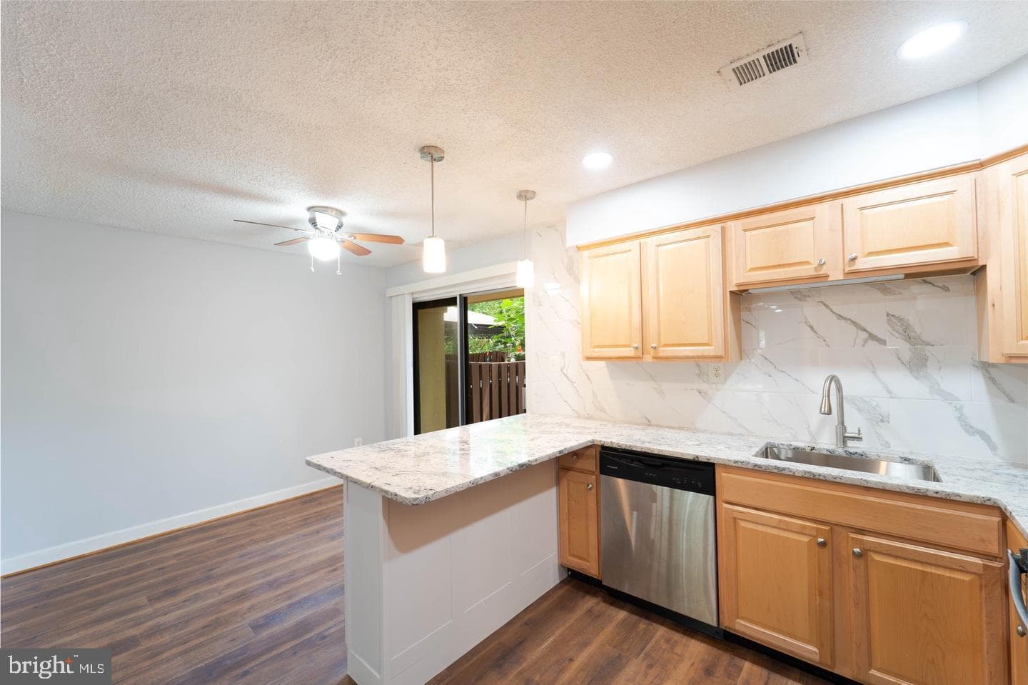2221 Southgate Square photo 12