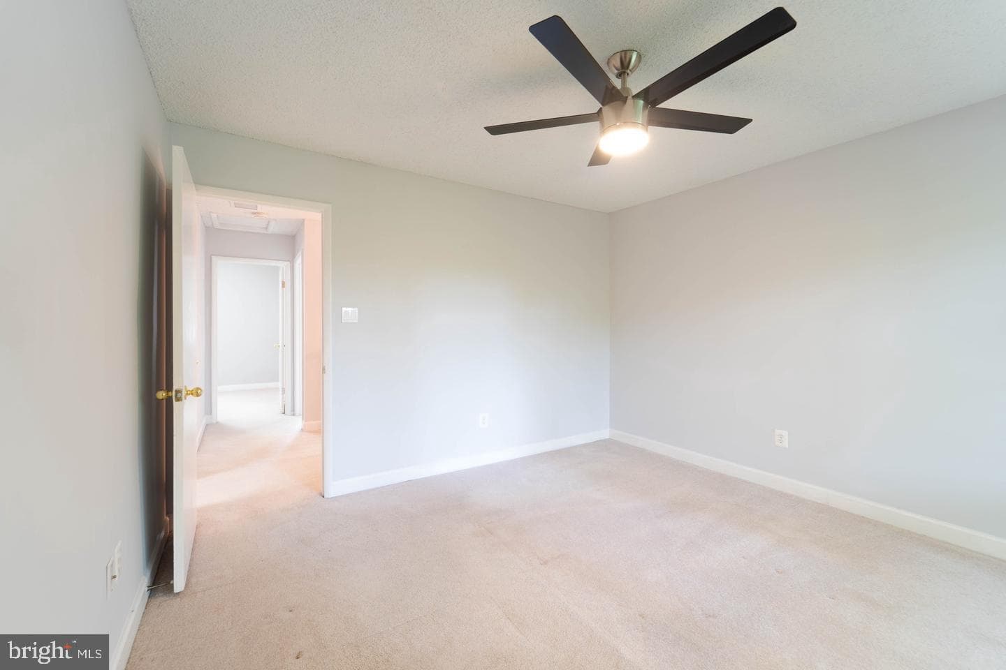 2221 Southgate Square photo 20