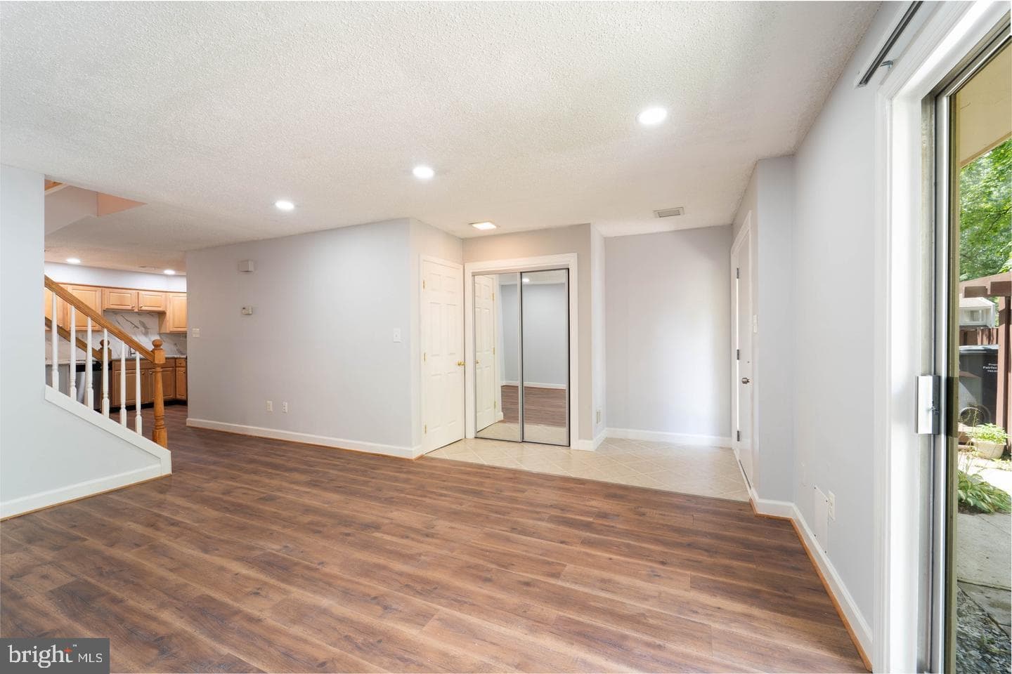 2221 Southgate Square photo 7