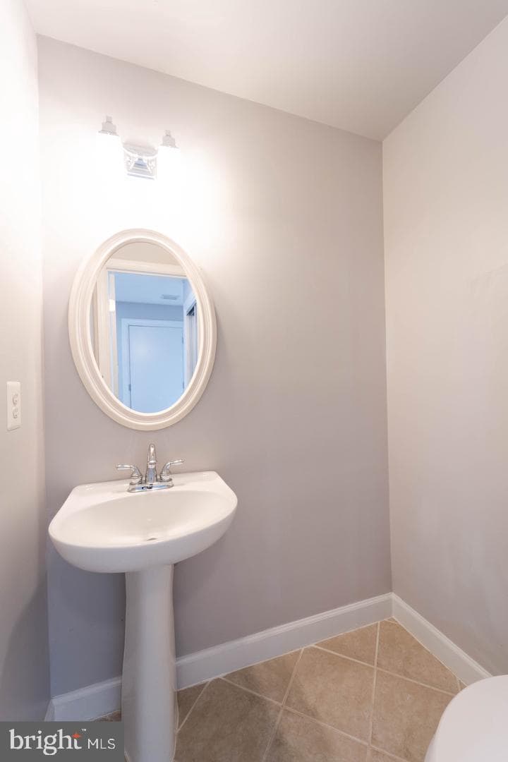 2221 Southgate Square photo 9