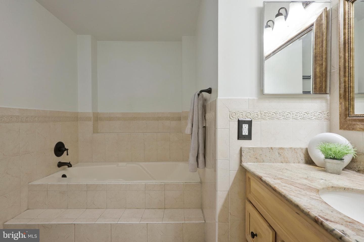 3542 S George Mason Drive #25 photo 29