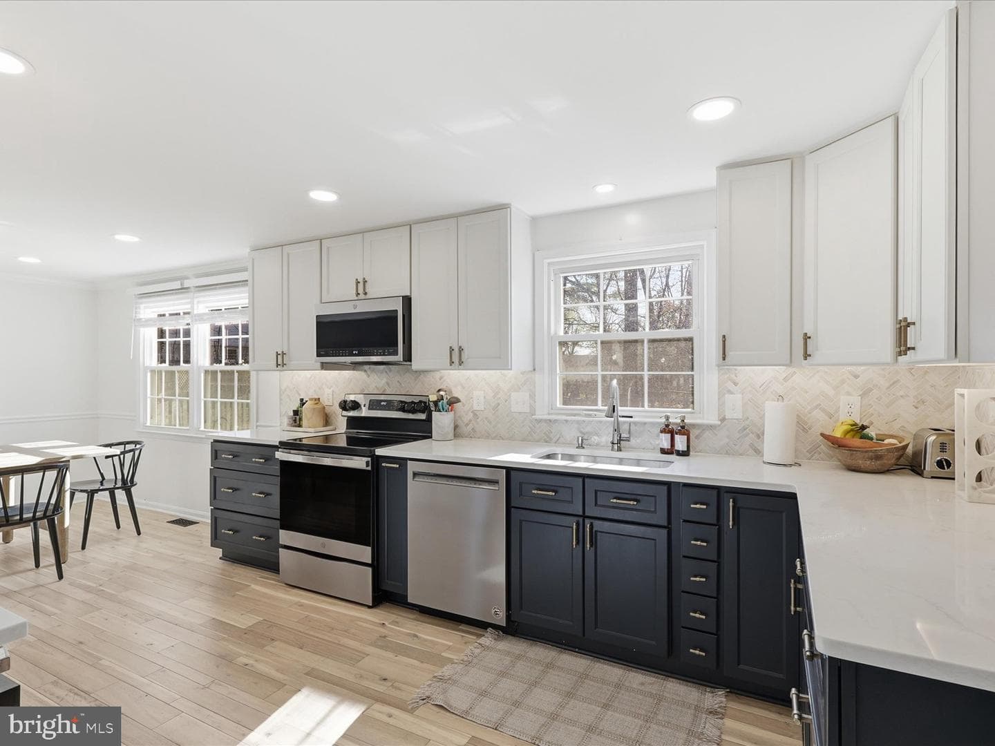 1537 Sadlers Wells Drive photo 10