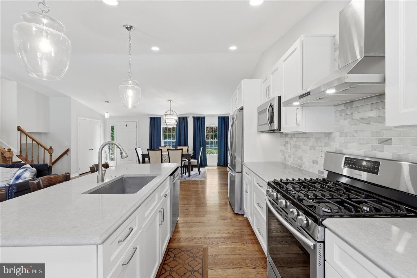 8112 Revatom Court photo 9