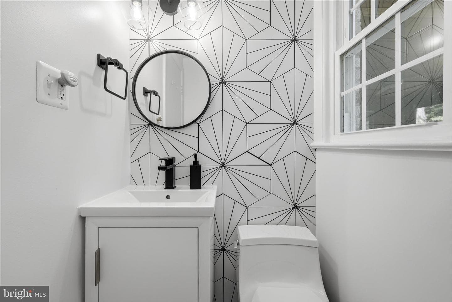 312 Broadleaf photo 11