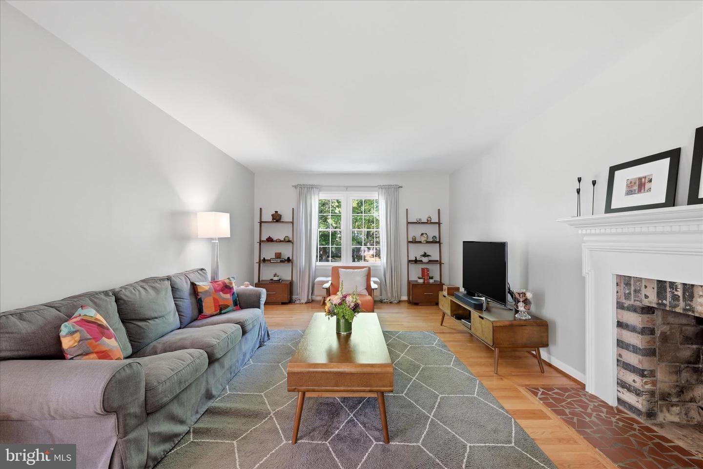 312 Broadleaf photo 12