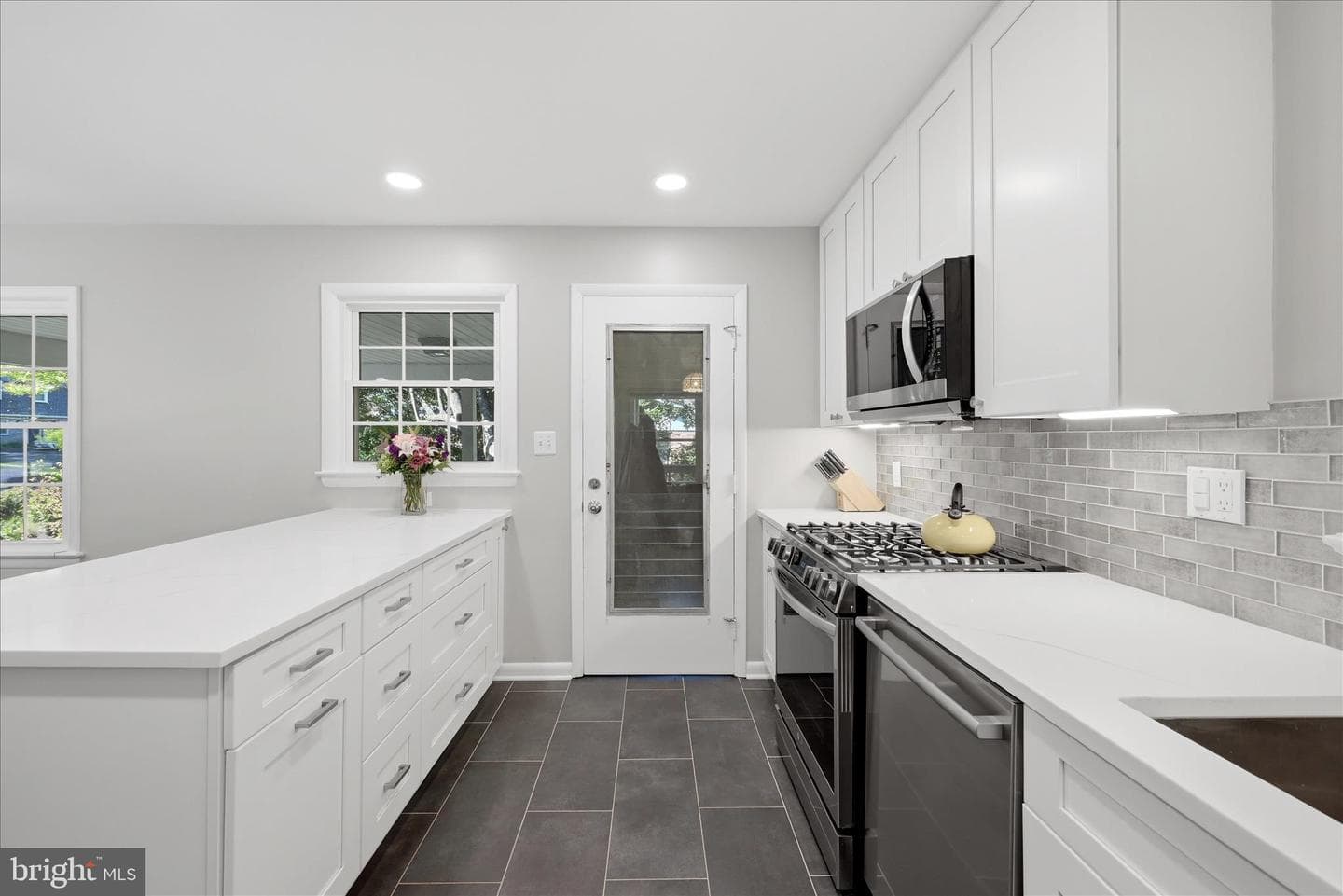 312 Broadleaf photo 2