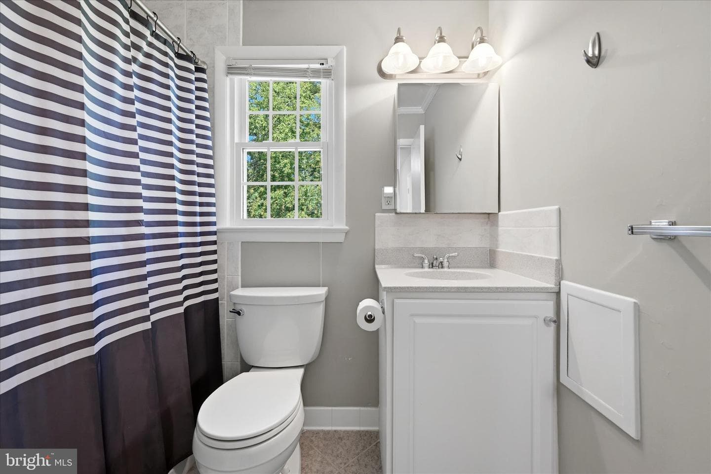 312 Broadleaf photo 27