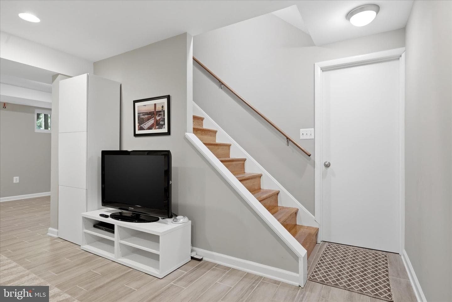 312 Broadleaf photo 29